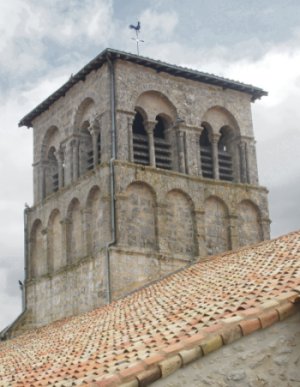 clocher de l'église de Saint Germain de Montbron