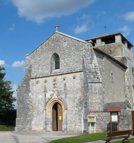 Façade de l'église de Rivières