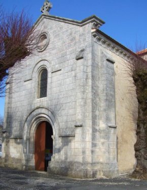 Façade de l'église de Saint Projet