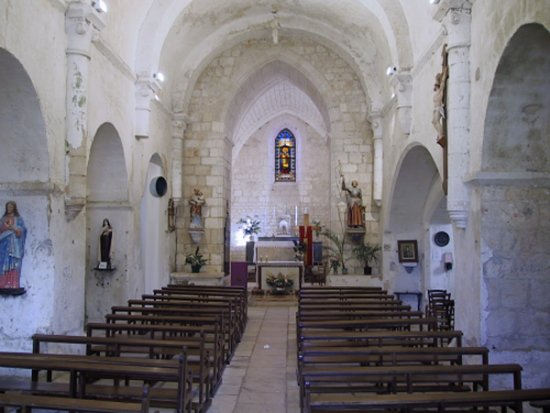 Intérieur de l'église d'Agris