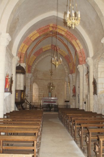 Intérieur de l'église de Charras
